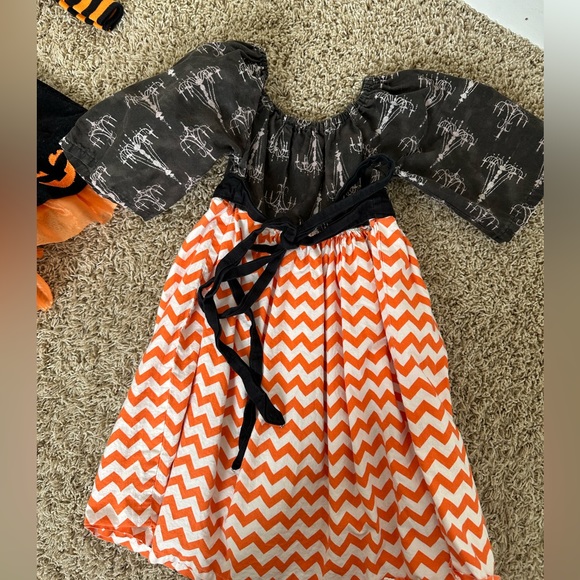 3 Halloween dresses size 6-7 - Picture 4 of 7